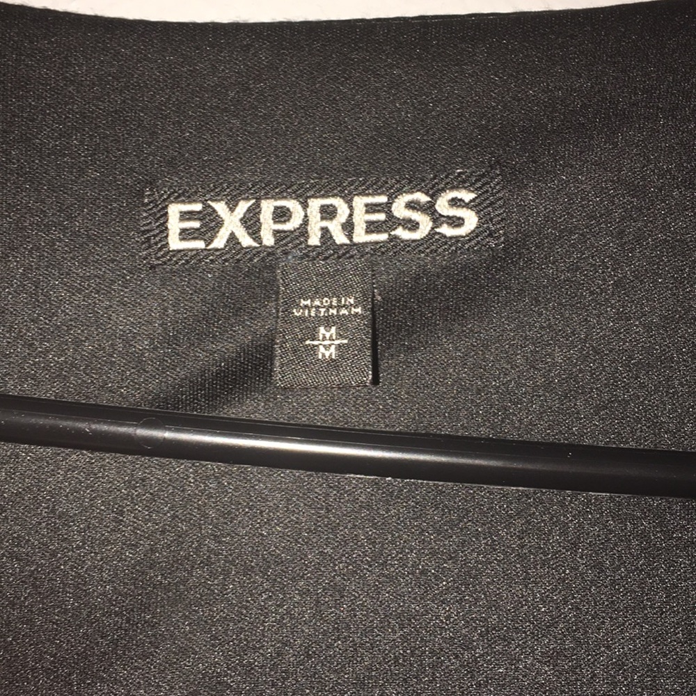 Express shorts romper - Picture 5 of 6